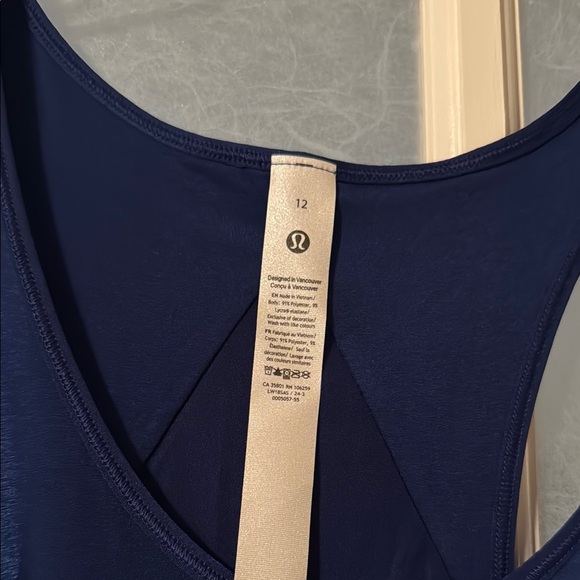 Lululemon Blue Essential Tank Pleated - Picture 4 of 6